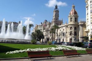 Plaza del Ayuntamiento in Valencia - Autoverhuur